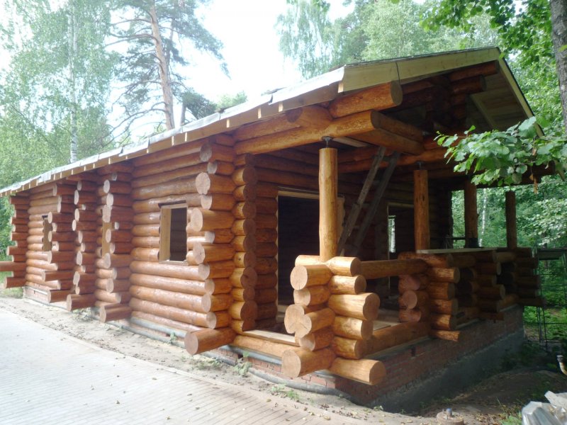 Баня из круглого бревна 4*6 с боковым входом