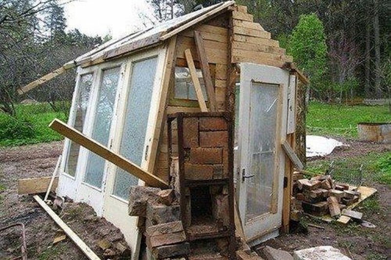 Дачный домик из хлама
