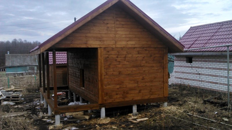 Крыша бани с козырьком