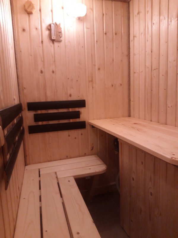 Дощаной предбанник