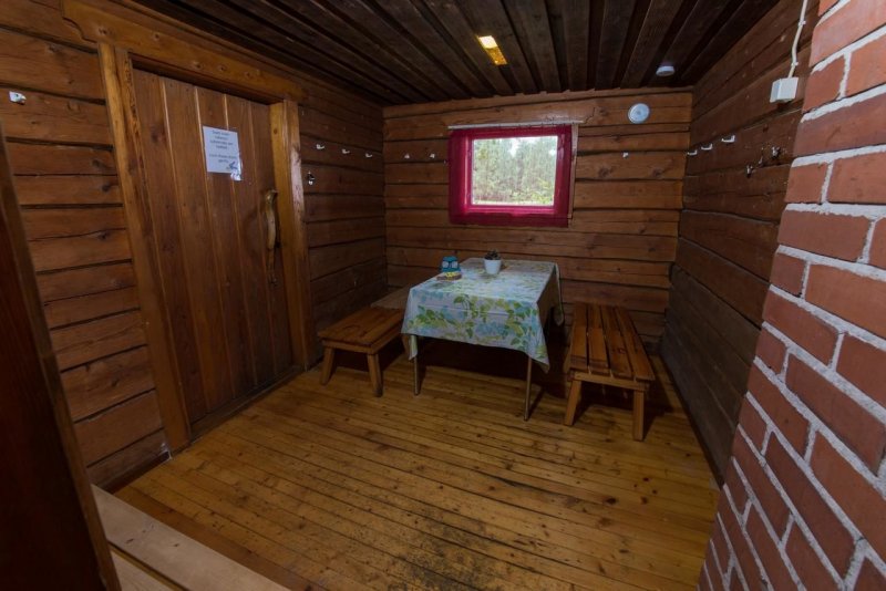 Передбанник или предбанник