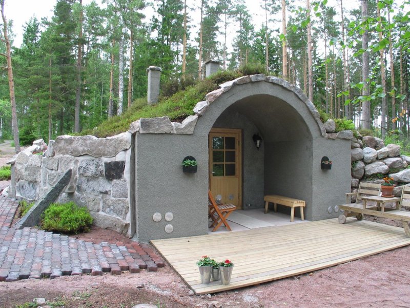 Красивый погреб на даче