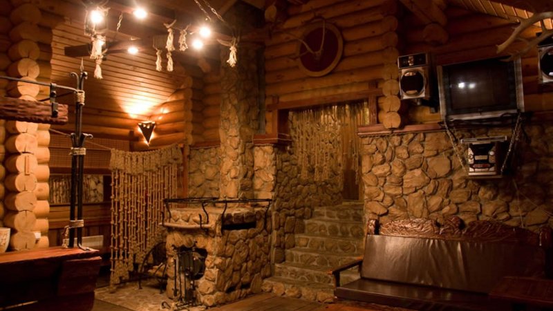 Современная баня под старину