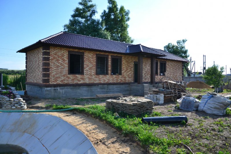 Красивые времянки из кирпича