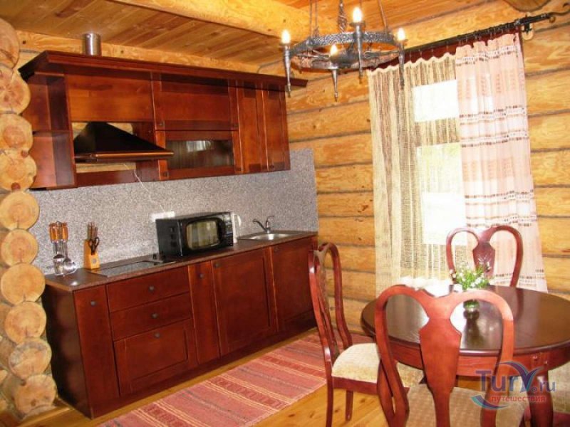 Комната отдыха в бане с кухней