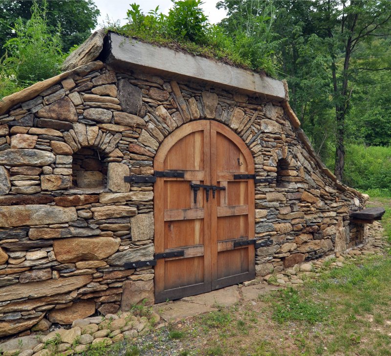 Каменный сарай