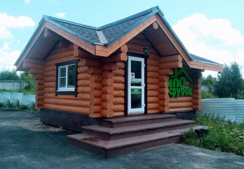 Дачный домик из оцилиндрованного бревна