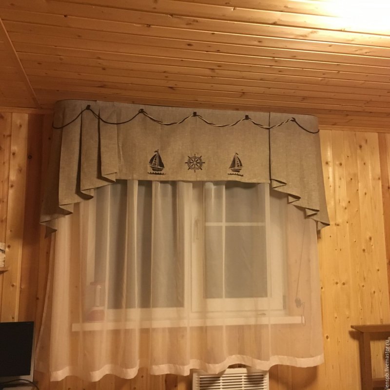Римские шторы в деревянном доме