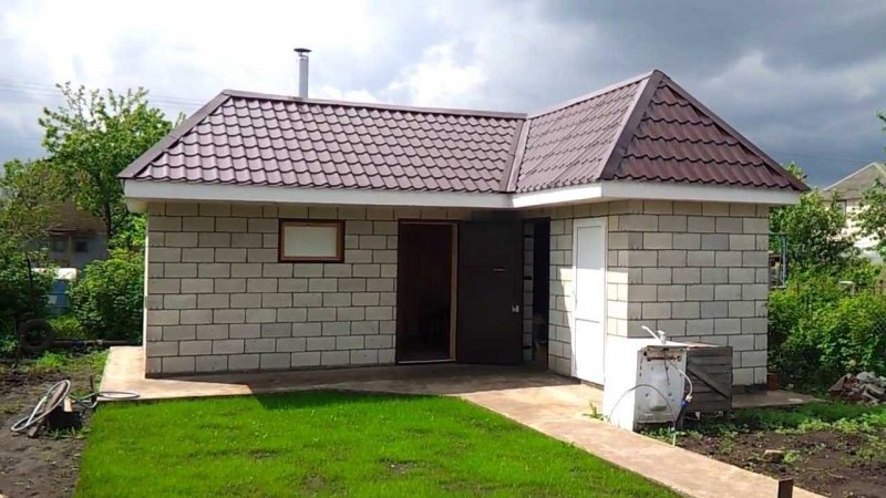 Хозблок из керамзитобетонных блоков
