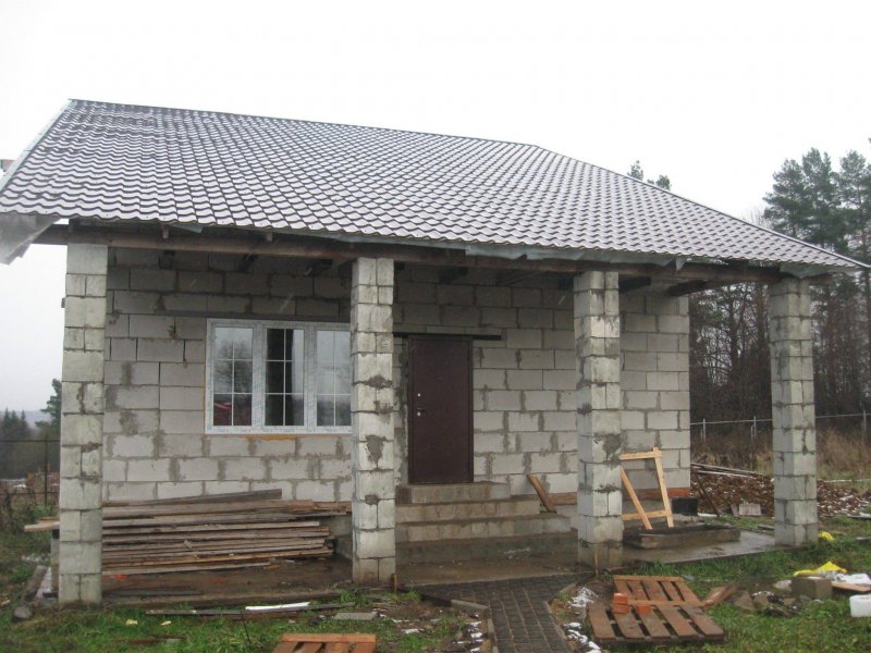 Дачный домик из пеноблоков