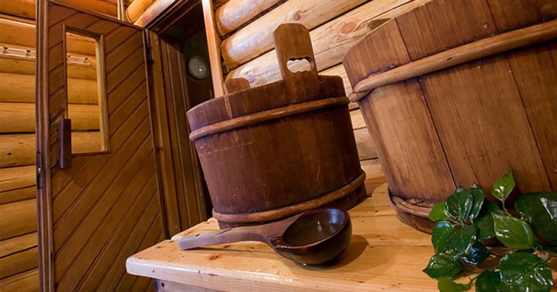 Деревенская баня на дровах