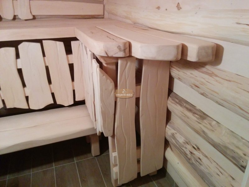 Массивные полки из липы в бане