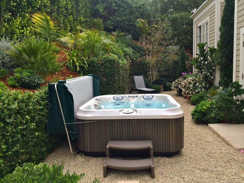Jacuzzi j 325