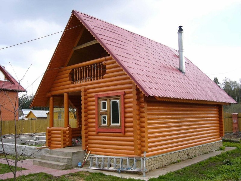 Баня из оцилиндрованного бревна