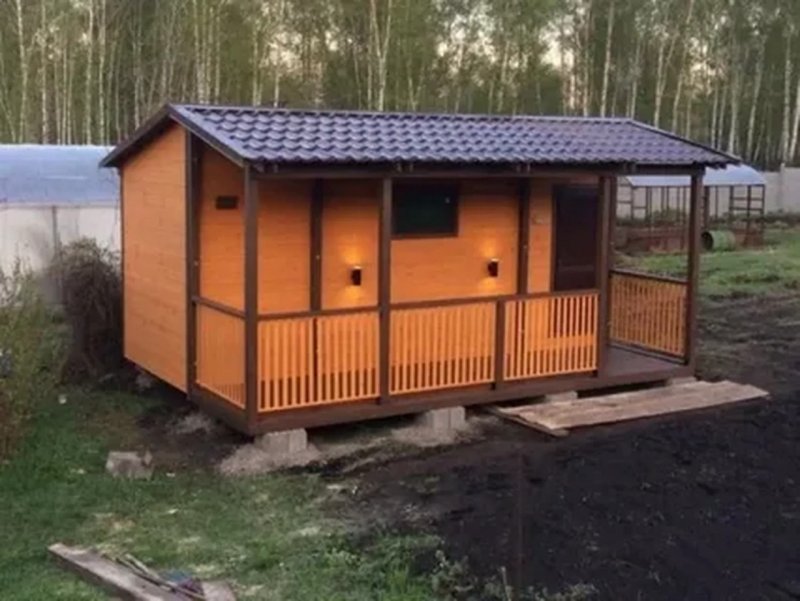 Мобильная баня с верандой