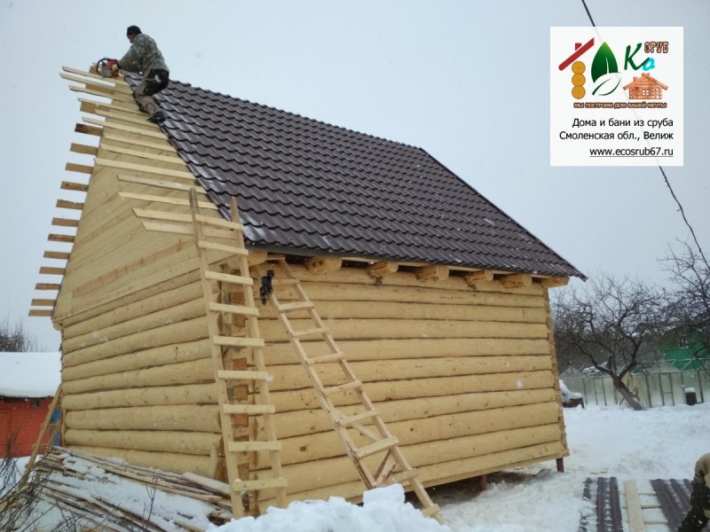 Фронтон крыши бани