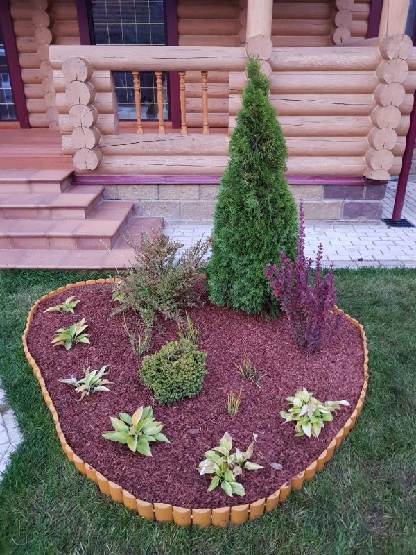 Угловая клумба