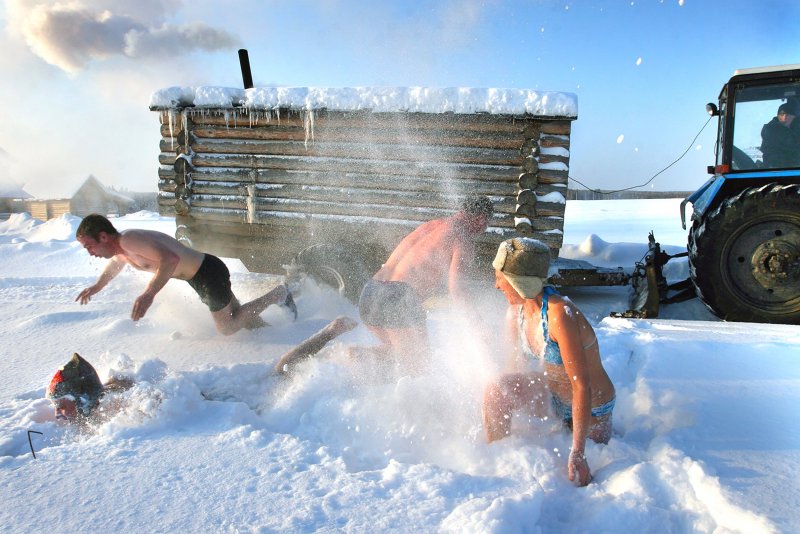 Купаться в снегу