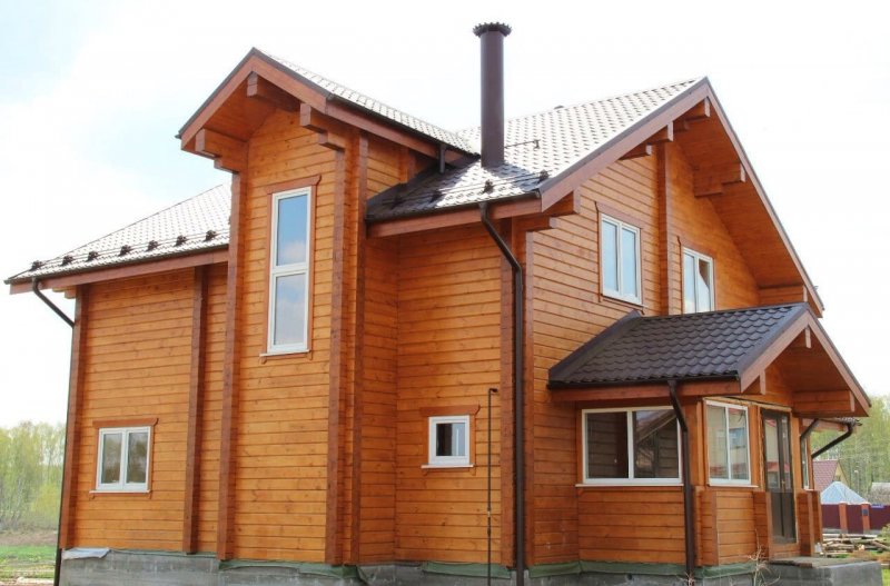 Дом из профилированного бруса краска
