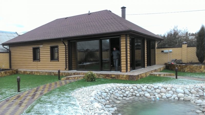 Бани из кирпича с верандой