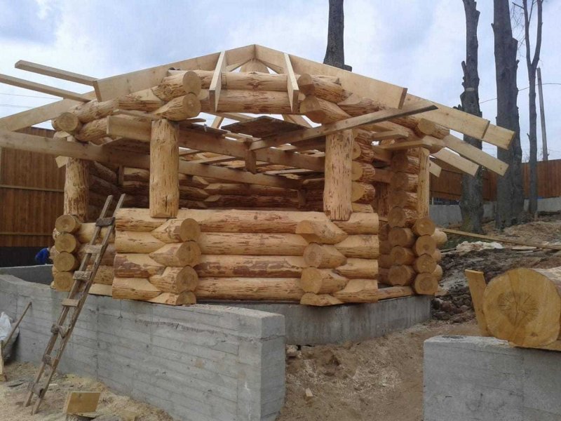 Шестигранник из бревна