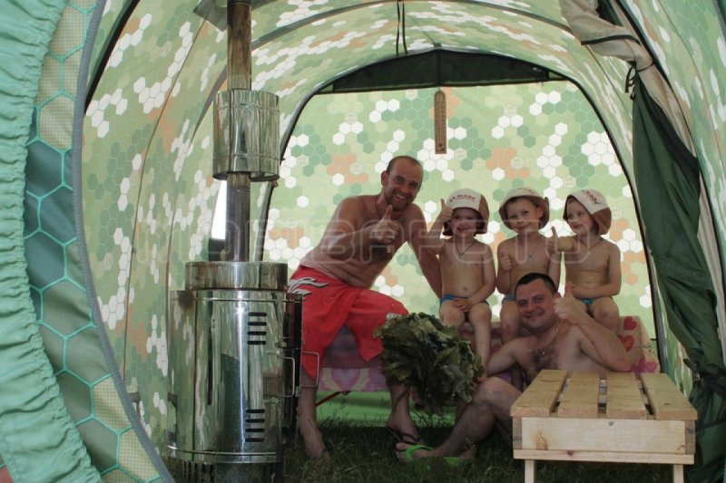 Палатка баня девушки