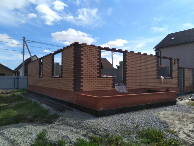 Кладка бани из кирпича фасад