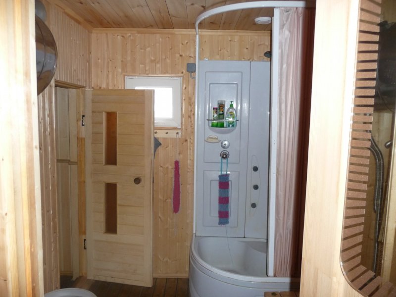 Душевая кабина в предбаннике