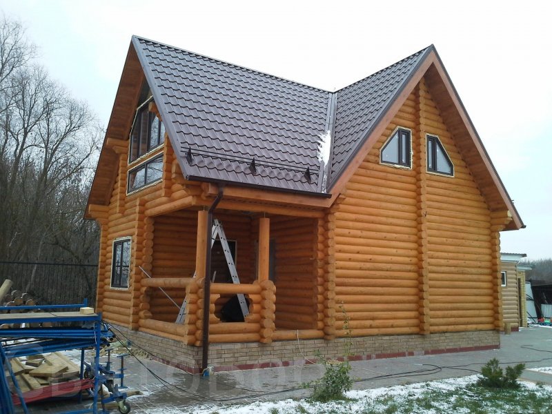 Бревенчатая баня с мансардой