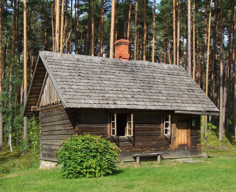 Деревенская баня снаружи