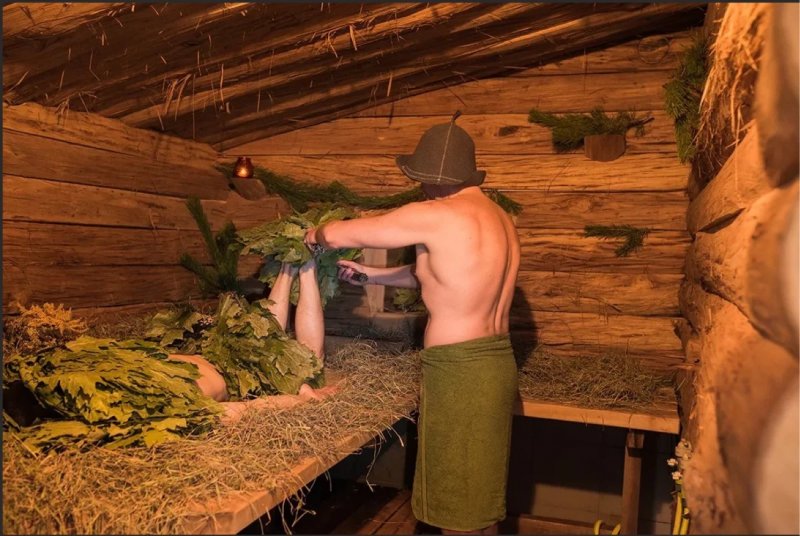 Парильщик с веником