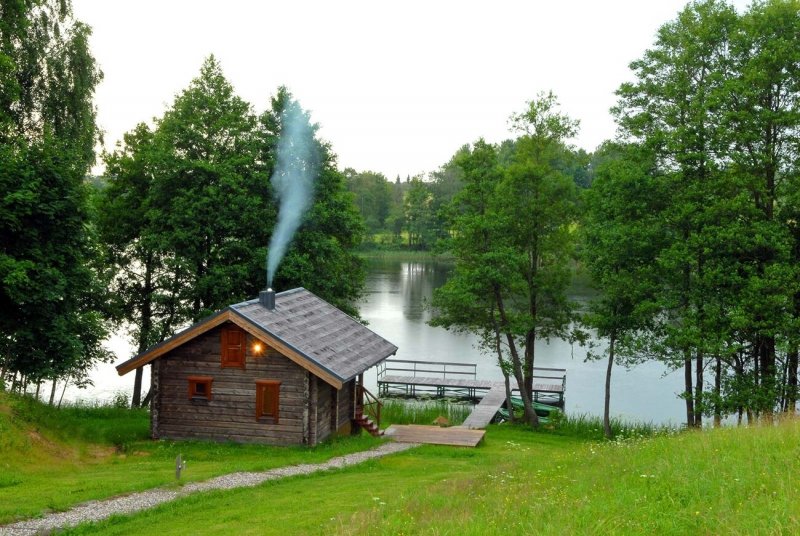 Баня у реки