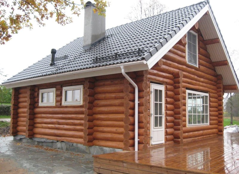 Домик из оцилиндрованного бревна