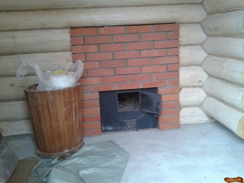 Печь Каменка для бани с топкой из предбанника