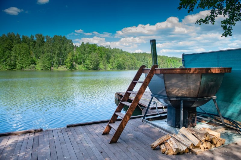 Баня с Чаном на берегу реки