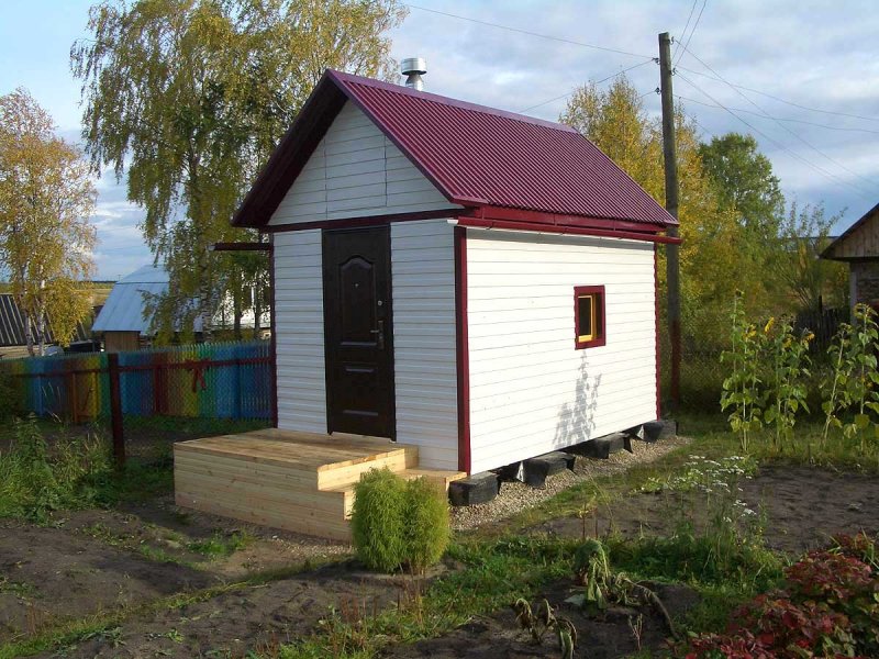 Небольшие бани для дачных участков