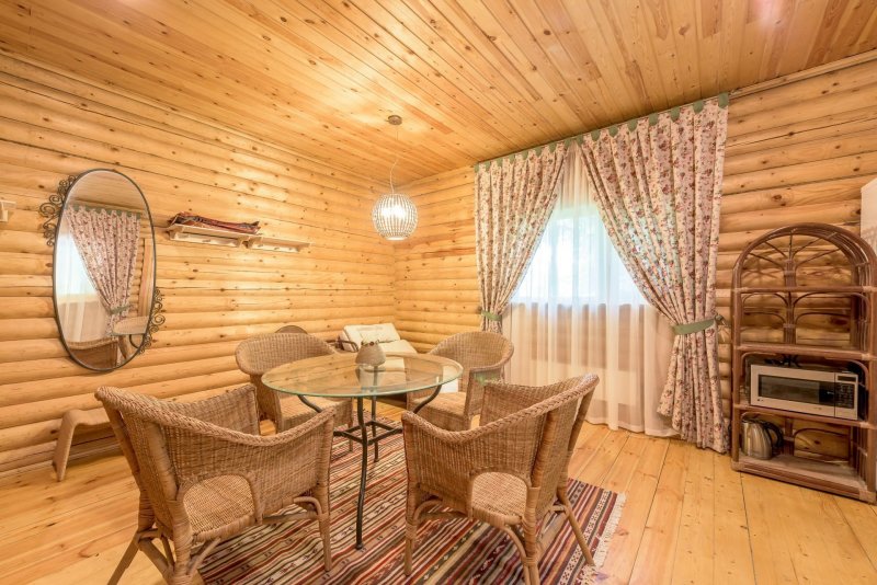 Шторы в баню для комнаты отдыха в деревенском стиле