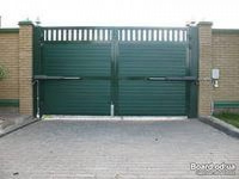 Ворота распашные DOORHAN RAL 7016