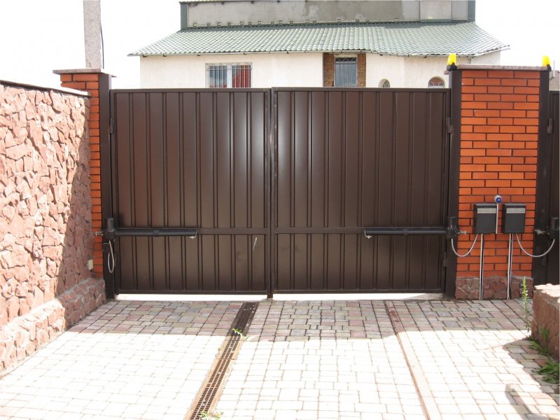 Автоматические распашные ворота DOORHAN