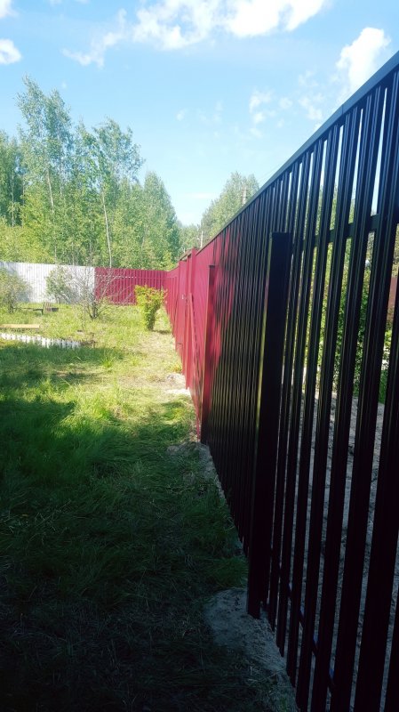 Забор между участками