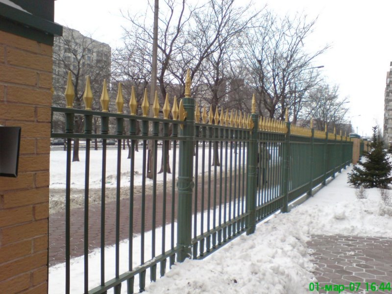 Пластиковые трубы для забора
