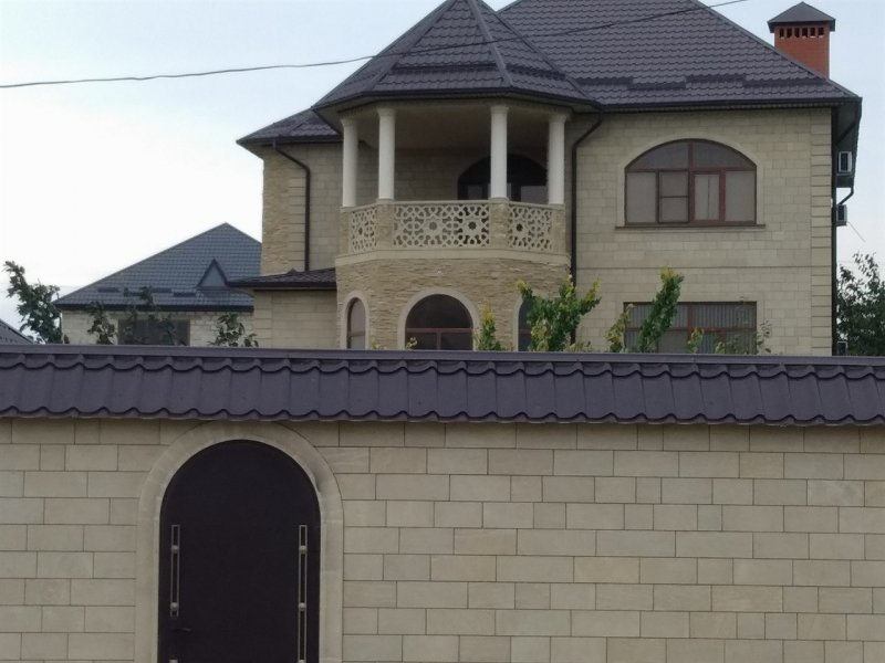 Облицовка дагестанским камнем с короедом
