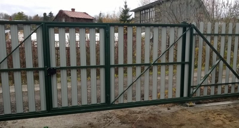 Откатные ворота из штакетника