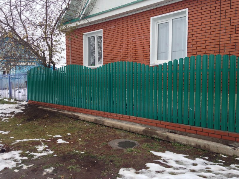 Евроштакетник RAL 5005