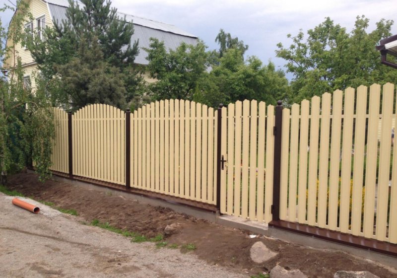 Забор штакетник деревянный