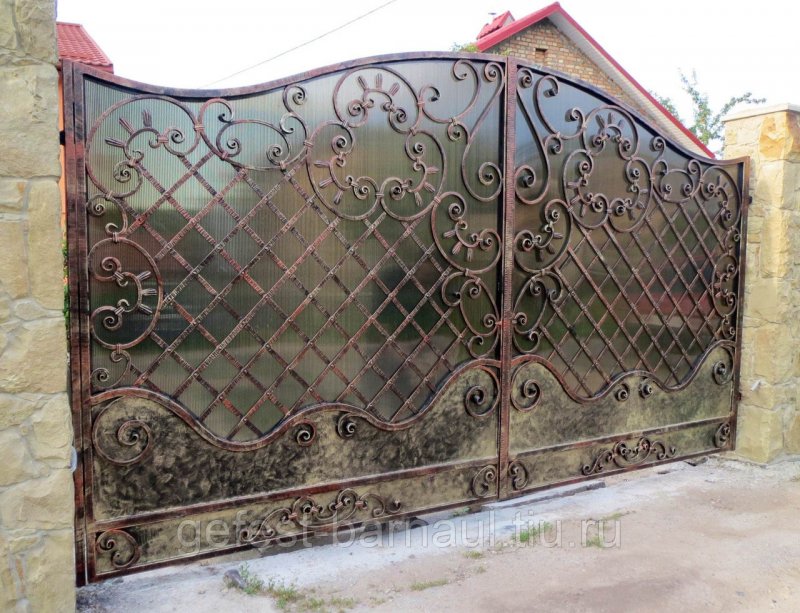 Кованые ворота с калиткой