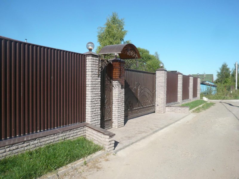 Откатные ворота 4 м на кирпичные столбы