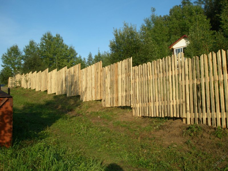 Изгородь из кольев (41 фото)
