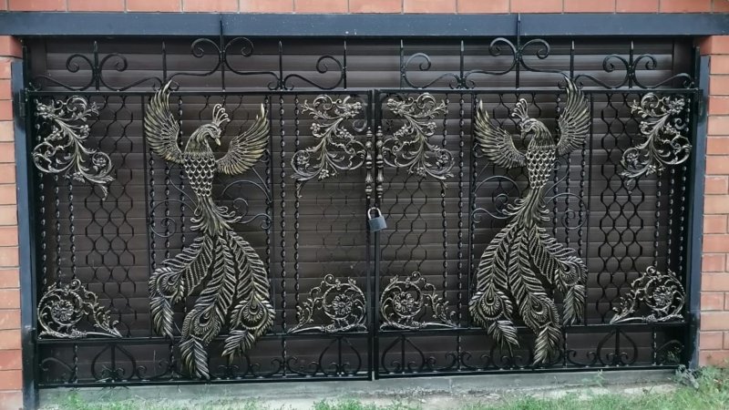 Кованые ворота с дубовыми листьями