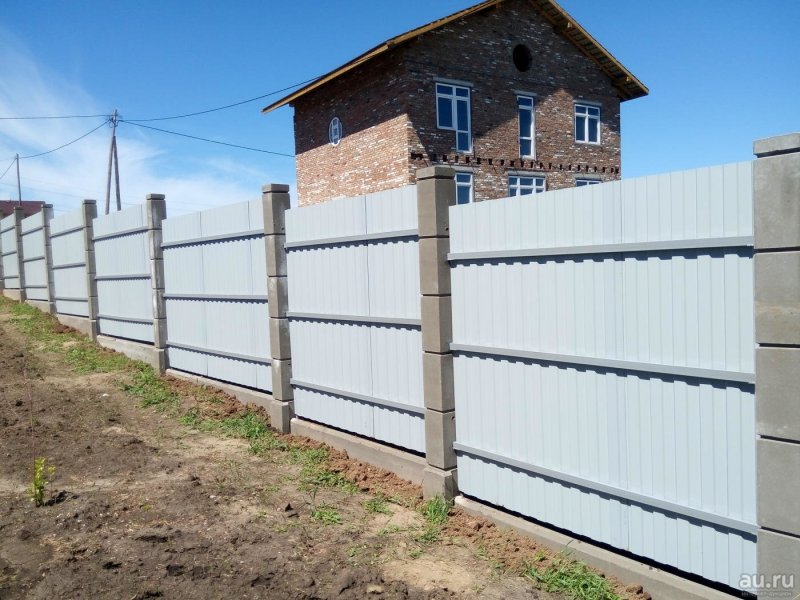Столб заборный бетонный